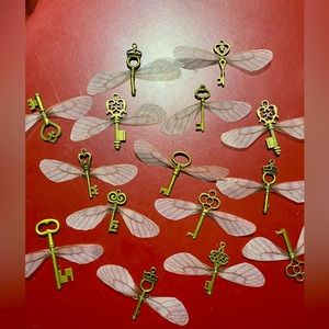 10 Flying Key Ornament Assortment